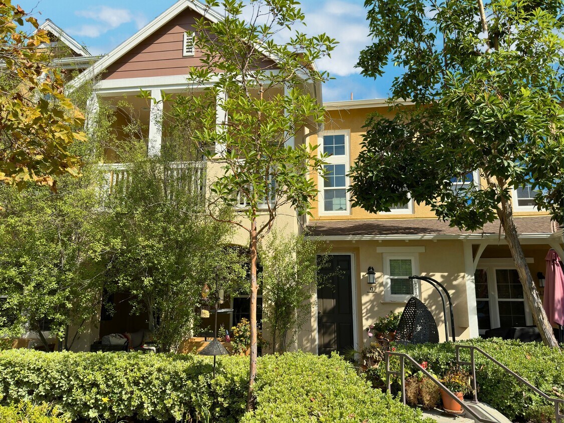 9 Azara Ln, Ladera Ranch, CA 92694 Condo for Rent in Ladera Ranch, CA