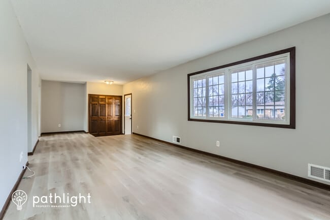 Building Photo - 1400 Gary Drive, St. Paul Park, MN, 55071