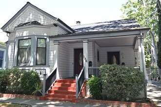 Building Photo - 396 N 2nd St