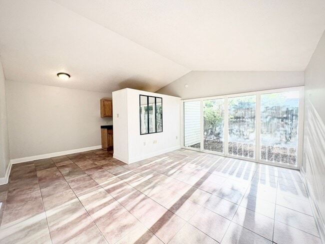 Foto del edificio - 403 Fox Run Ave