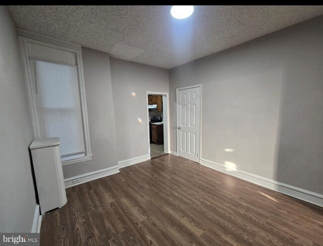 Building Photo - 2036 S 65th St
