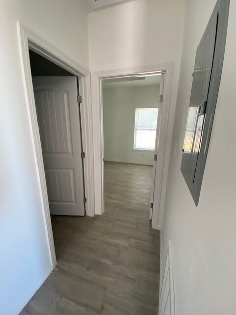 Foto del edificio - 3715 E Moreland Dr