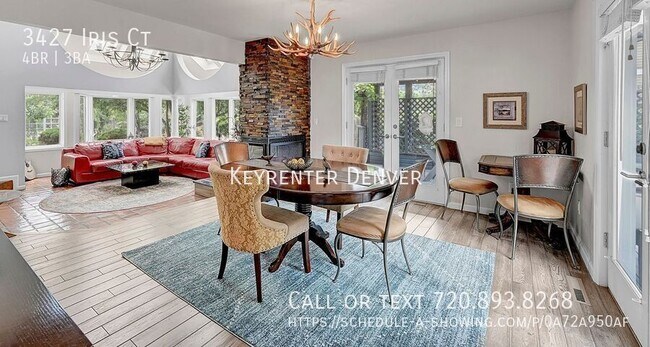 Foto del edificio - 4-Bed Home with Stunning Views, Decks, and...