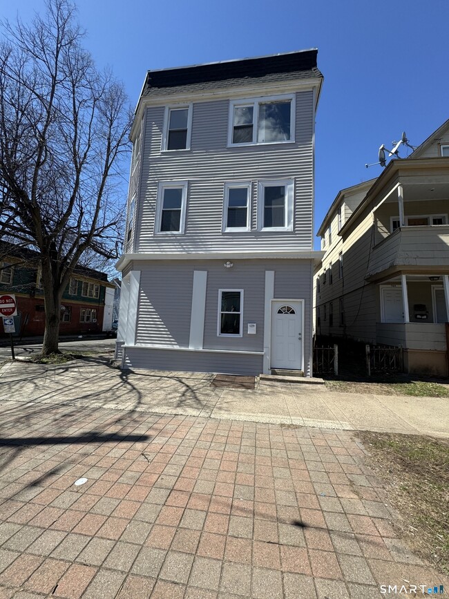 Building Photo - 740 Dixwell Ave
