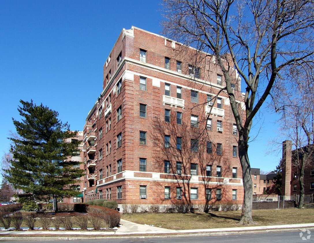 View from the south across Pelham Road - Shore Road Plaza