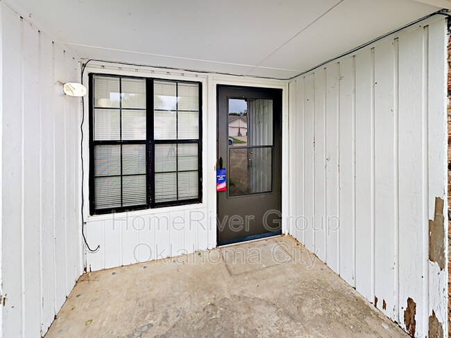 Building Photo - 660 W Forster Dr