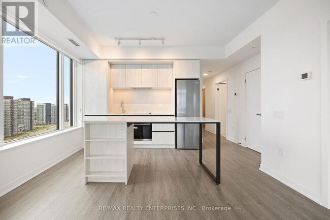 Photo du bâtiment - 2495 Eglinton Ave W