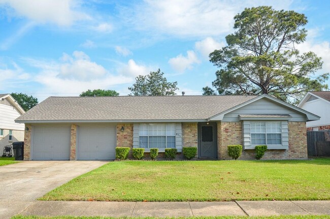 Foto del edificio - 8311 Springtime Ln