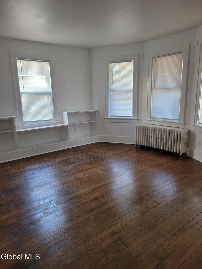 Foto del edificio - 261 N Ballston Ave