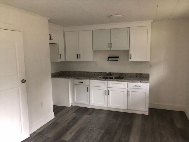 Foto del edificio - 1729-1731 Old Lynwood Circle