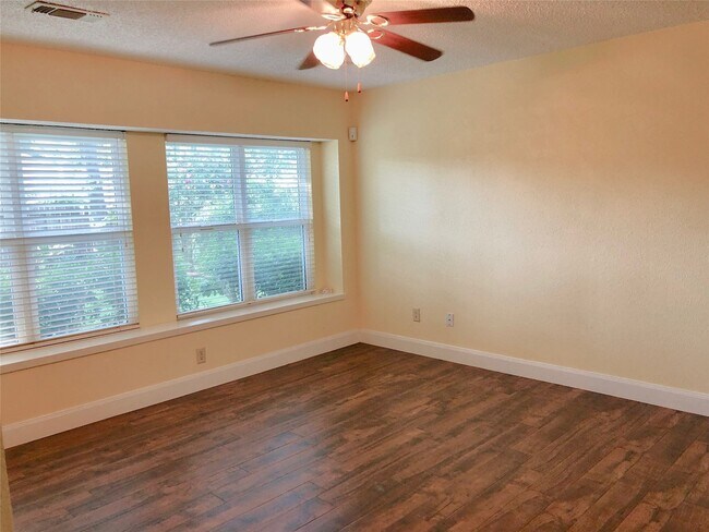 Foto del edificio - 1903 Brushy Creek Dr