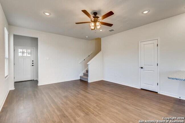 Building Photo - 10339 Lynwood Crk