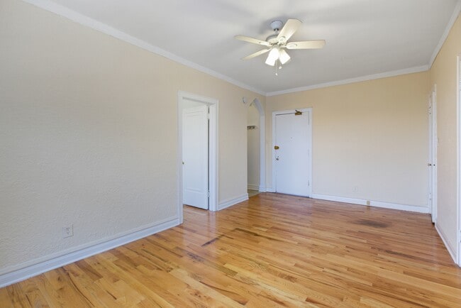 Foto del edificio - 4829 N Damen Ave