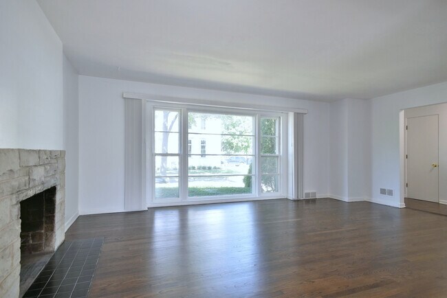Foto del edificio - 278 W Crescent Ave