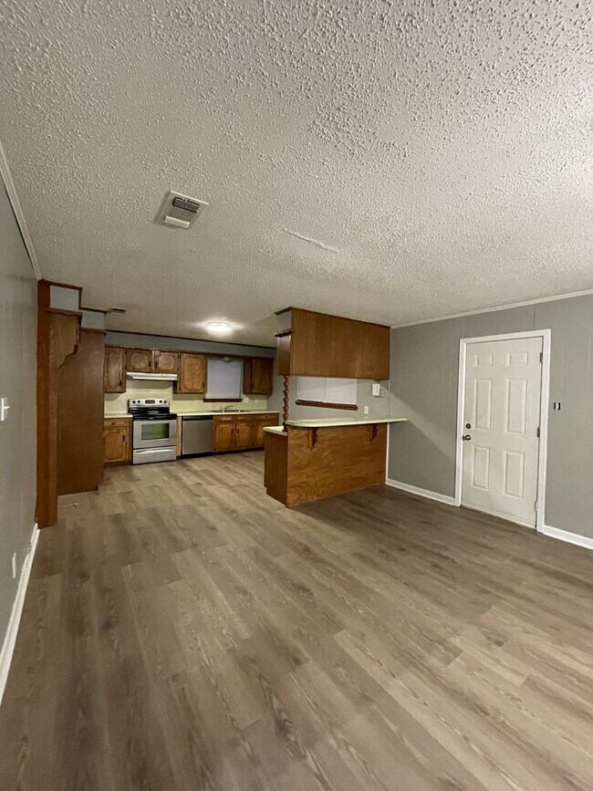 Building Photo - 3606 Minden Ave