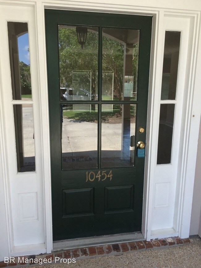 Foto del edificio - 3 br, 2 bath House - 10454 Springbrook Dr.