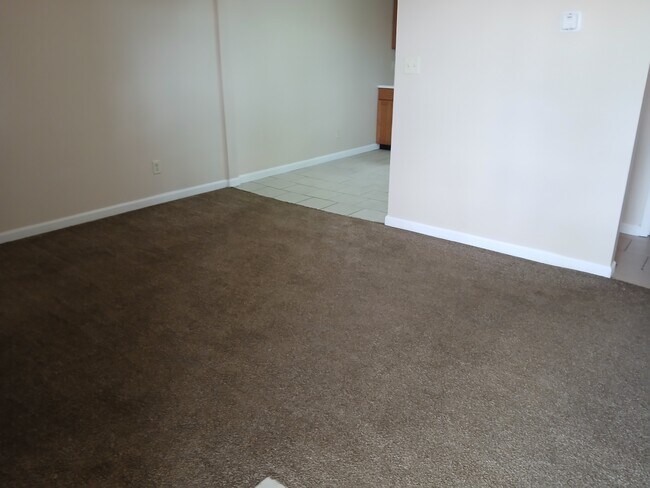 Foto del edificio - 321 E Mill St