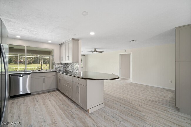 Foto del edificio - 1411 Whiskey Creek Dr