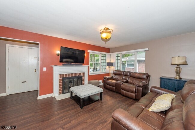 Foto del edificio - 3-13 Fair Lawn Ave