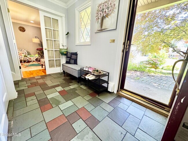Foto del edificio - 11 Hearthside Dr