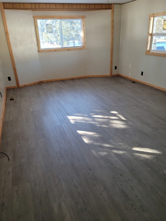 living - 2841 Whitefish Stage