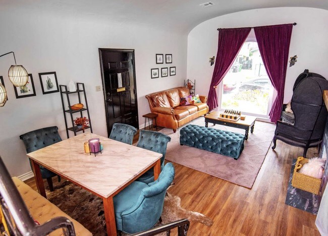 living dining area - 1659 W 36th Pl