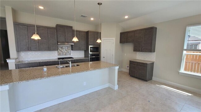 Foto del edificio - 2116 Palmera Ridge Blvd