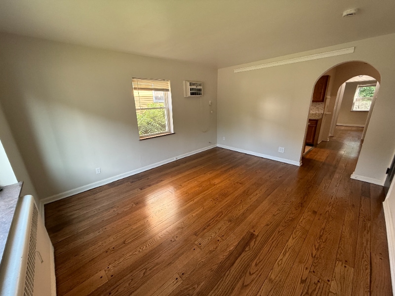 Primary Photo - 3002 Glenway Ave