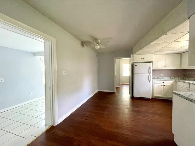 Foto del edificio - 409 1st Ave NE