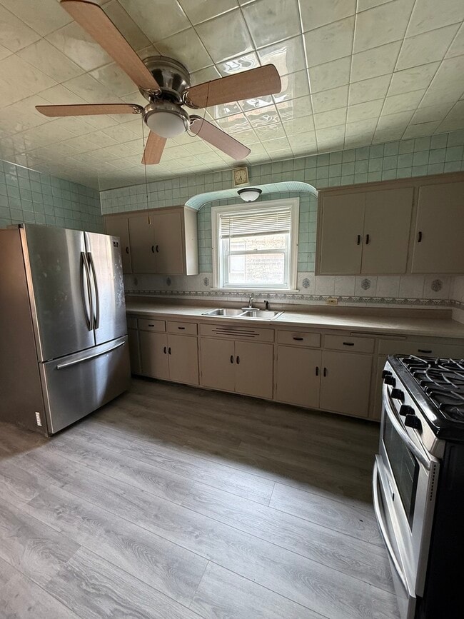 Foto del edificio - 1633 Elmwood Ave