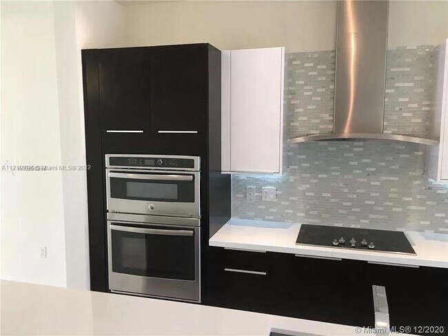 Foto del edificio - 10280 NW 63rd Terrace