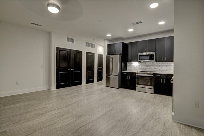 Building Photo - 6400 Washington Ave