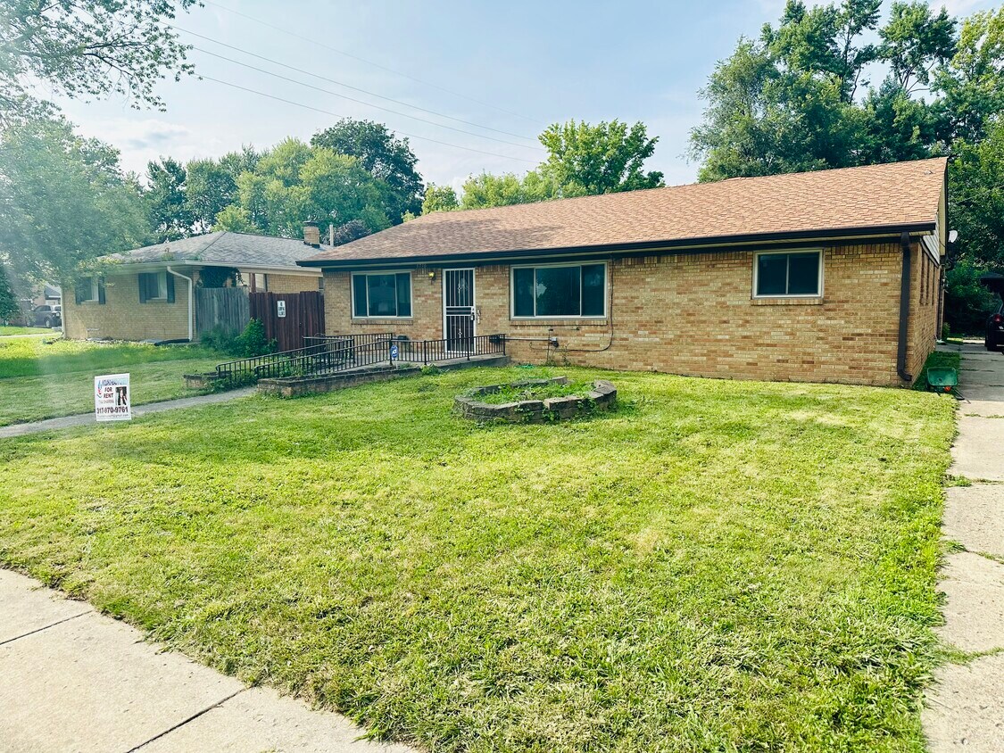 Primary Photo - 5730 E 16th St