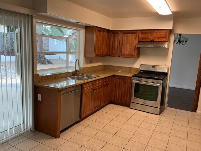 Cocina - 22353 Welby Way