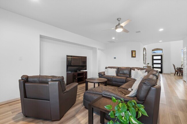 Foto del edificio - 28410 Hannahs Harbor Ln