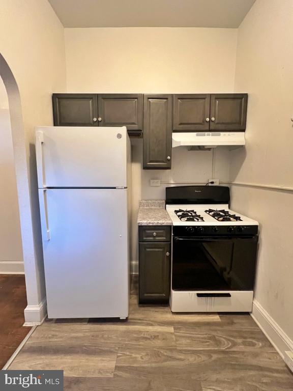 145 E Philadelphia St Unit 1ST FLOOR REAR, York, PA 17401 Room for