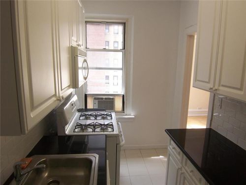 Foto del edificio - 115 E 89th St