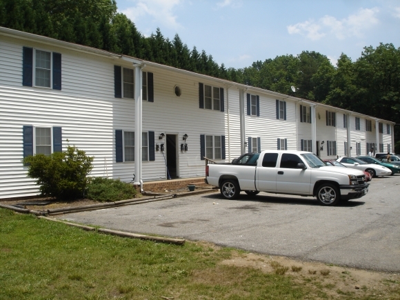 Primary Photo - 1006 Smith Lake Rd