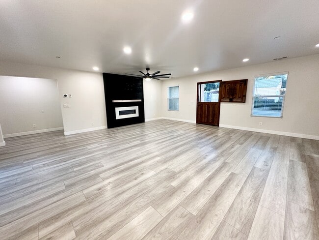 Foto del edificio - 2315 Tavern Rd