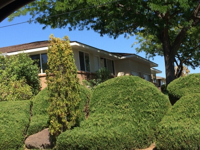 Building Photo - 111 N 67th Ave