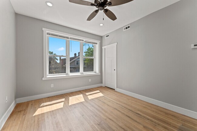 Foto del edificio - 2636 W 24th St