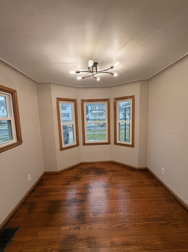 Building Photo - 218 W Capistrano Ave