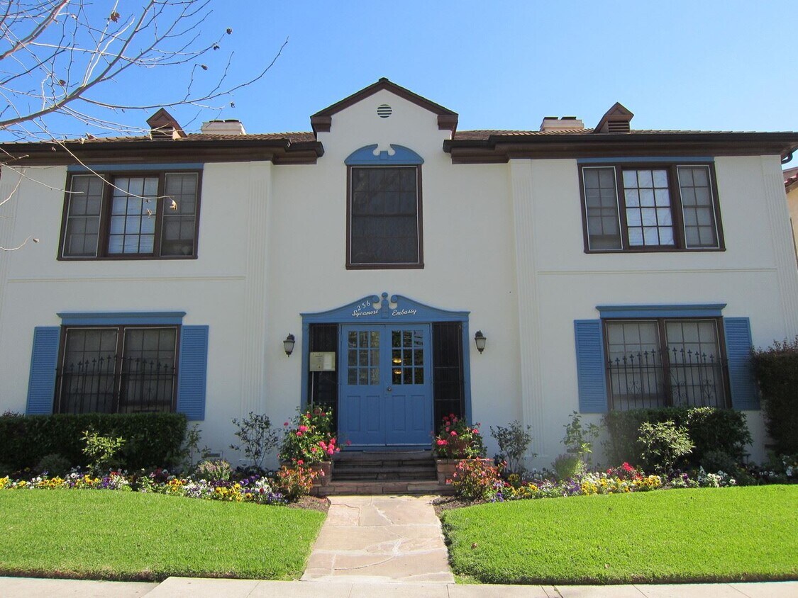 236 S Sycamore Ave, Los Angeles, CA 90036 Apartment for Rent in Los
