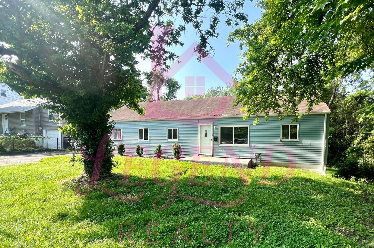 Primary Photo - Spacious 3-Bedroom Home for Rent in Riverv...