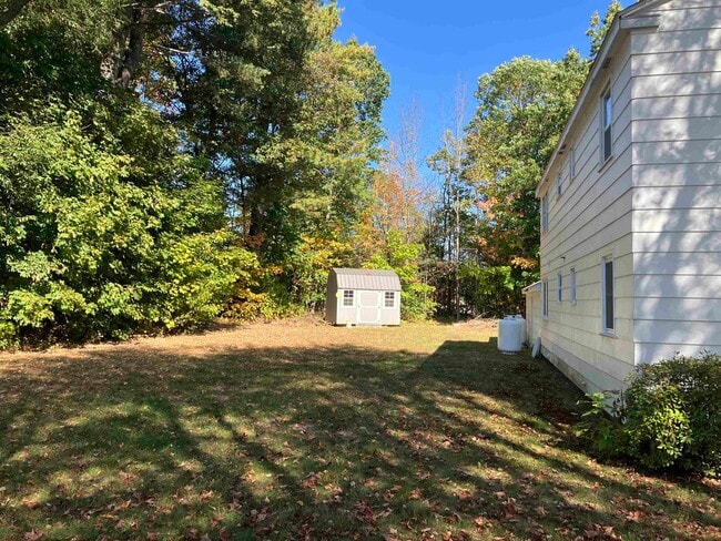 Building Photo - 6 Willowbrook Dr