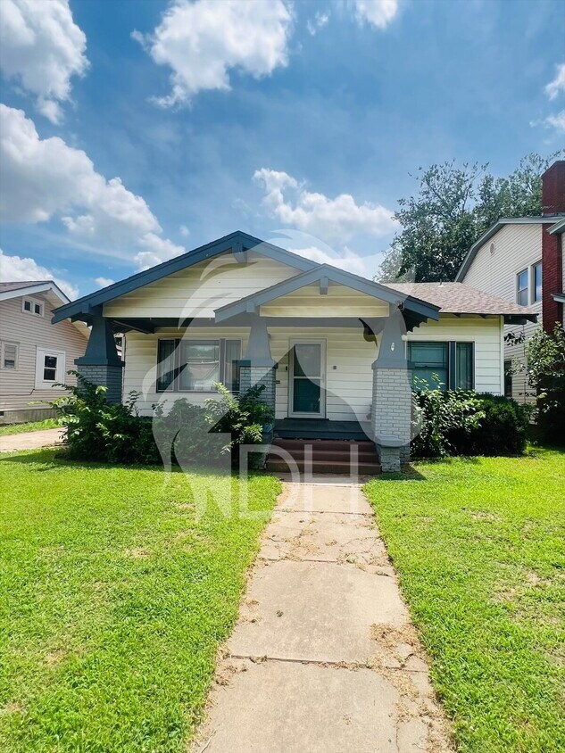 Foto principal - "Charming 2-Bed Gem in Enid's Heart!"