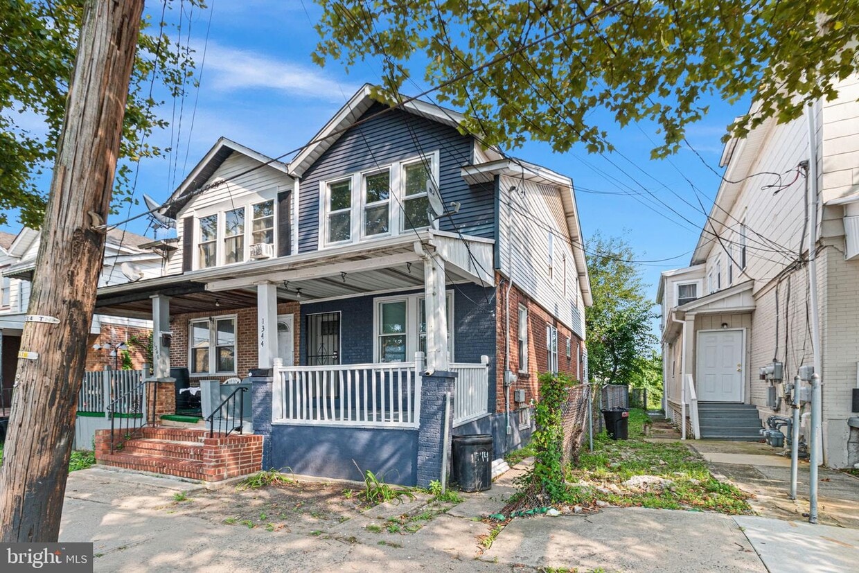 Primary Photo - 1344 Princeton Ave