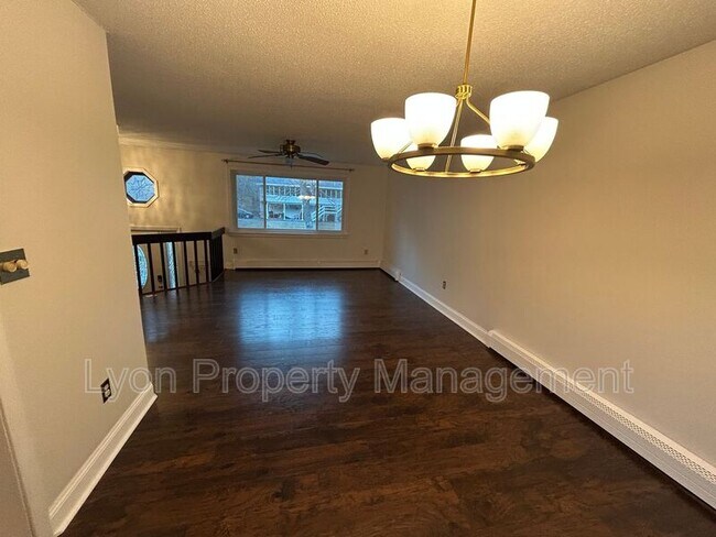 Foto del edificio - 46 Inchcliffe Dr