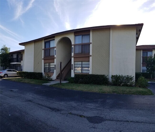 Foto del edificio - 3006 Coral Ridge Dr