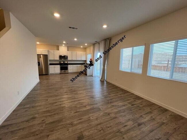 Building Photo - 484 Antares St
